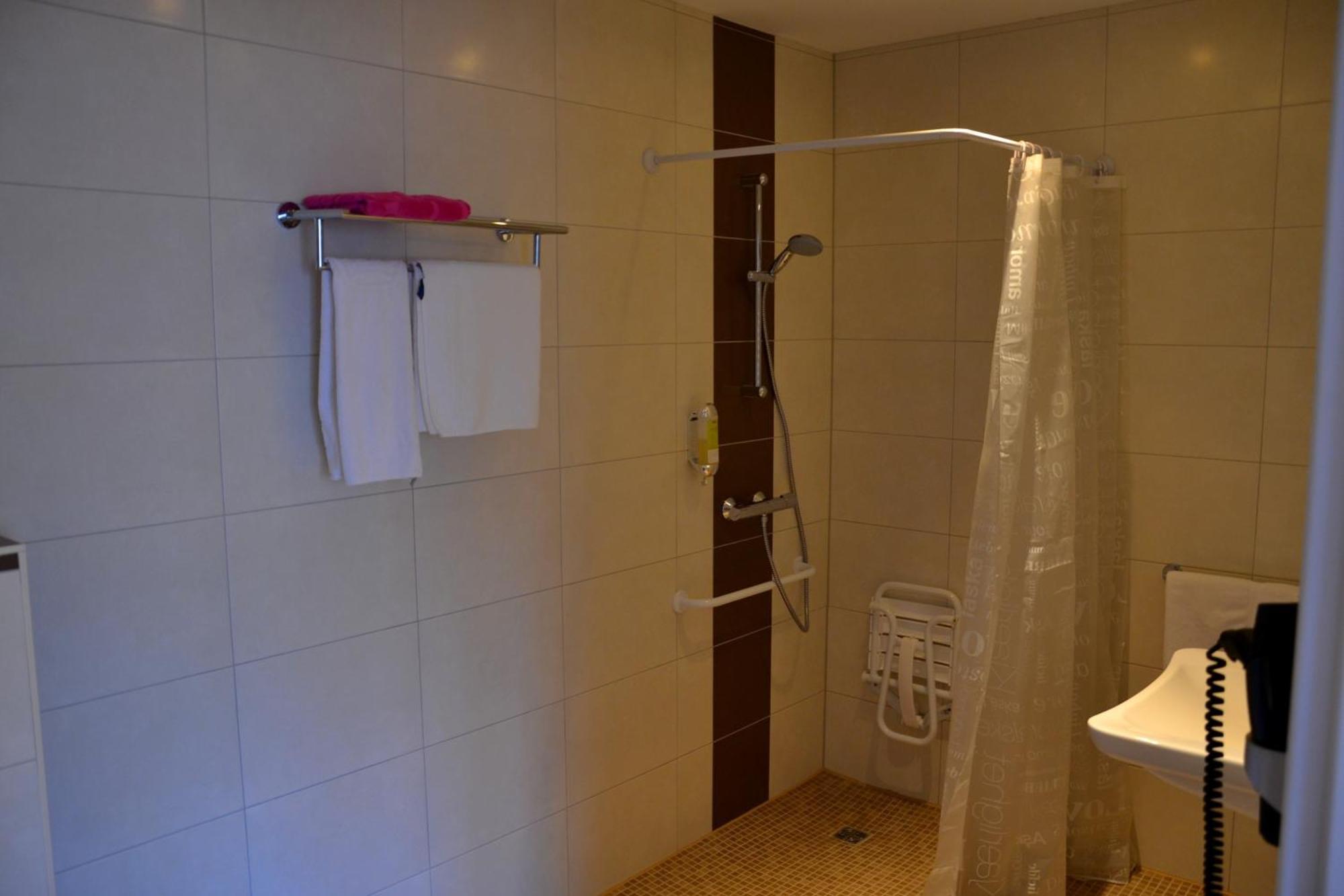 Hotel Restaurant La Couronne Roppenheim Room photo