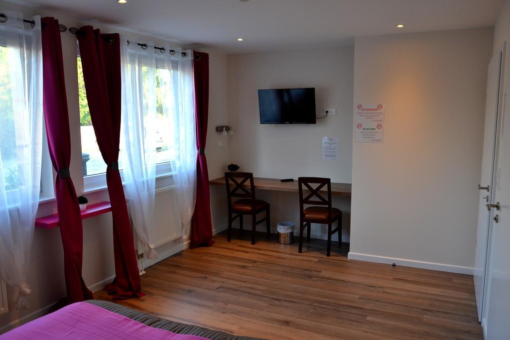 Hotel Restaurant La Couronne Roppenheim Room photo