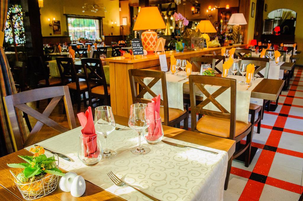 Hotel Restaurant La Couronne Roppenheim Exterior photo